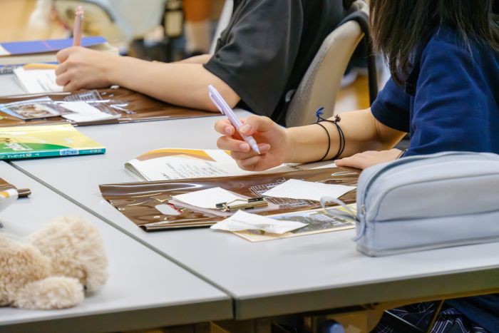 ワークショップの準備をする生徒さん
